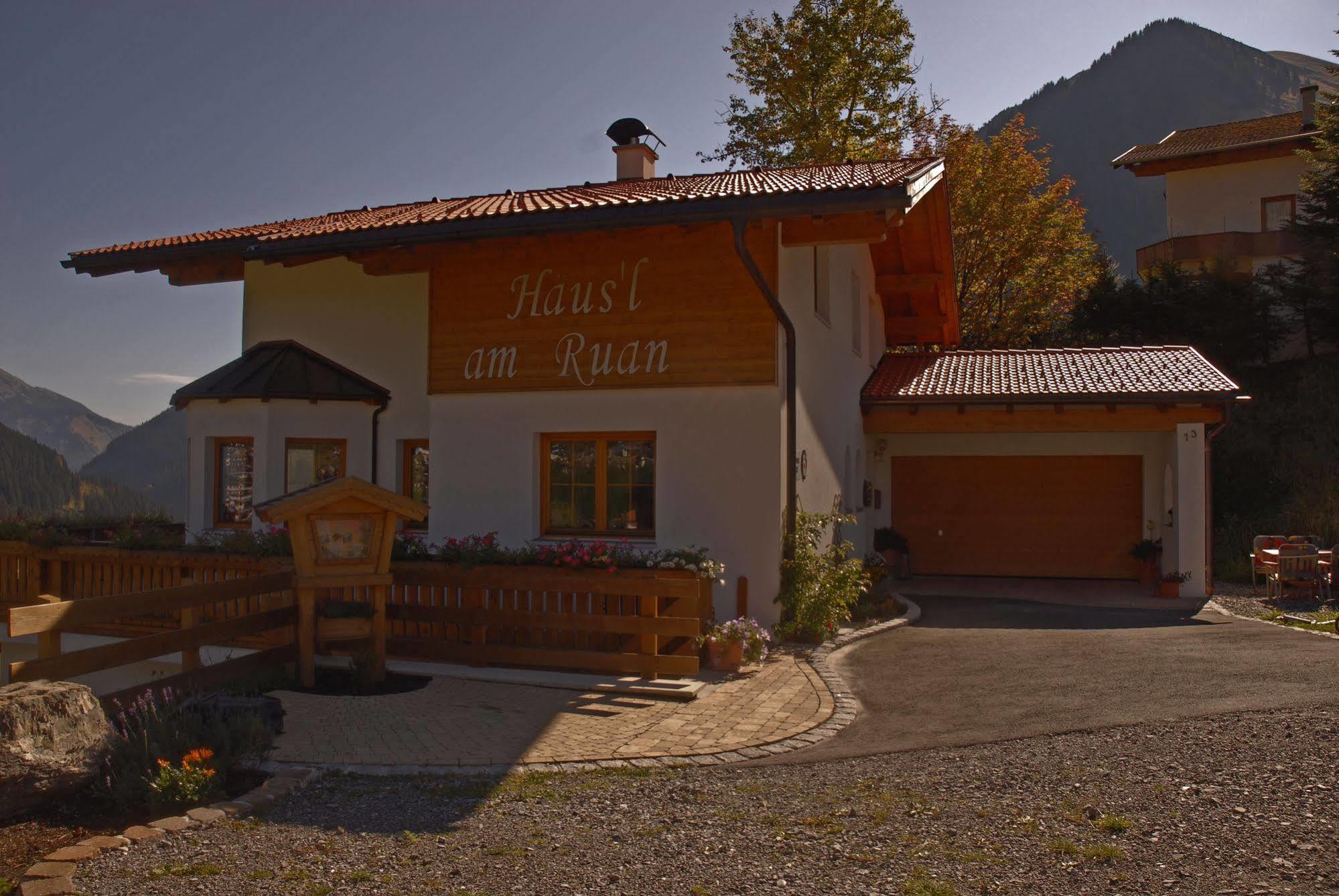 Haeus'L Am Ruan Aparthotel Berwang Exterior photo